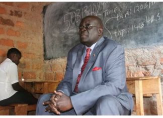 Education Cabinet Secretary George Magoha invigilates the ongoing KCSE 2019 exams at a school in Kisii. The CS said the Ministry has exposed more than 10 impersonators, confiscated phones in the exercise that entered Day 5 on Friday.
