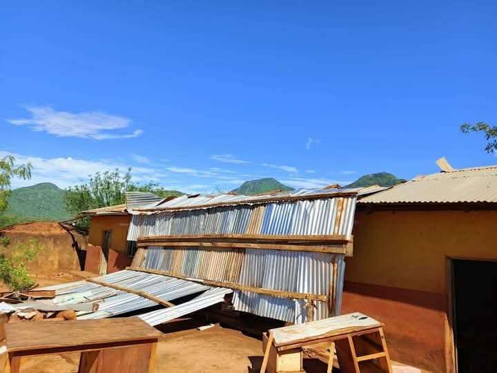 Parents, teachers, and learners left stranded after strong winds blew off six classroom roofs and several offices 2 Katama Primary School, Mumoni Sub-County, Mwingi North. Parents ,teachers and learners cry for help after roofs for seven classes were flown away aviator style by the raging rains.