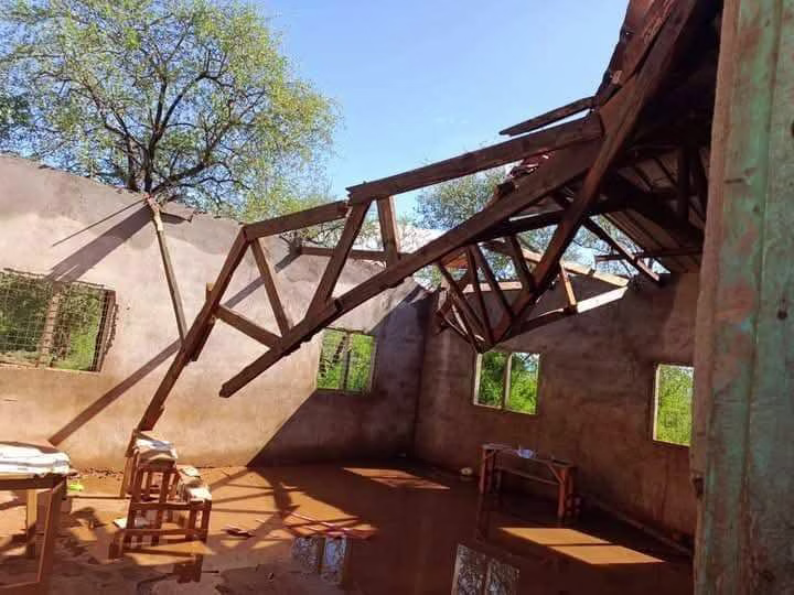 Parents, teachers, and learners left stranded after strong winds blew off six classroom roofs and several offices 1 Katama Primary School, Mumoni Sub-County, Mwingi North. Parents ,teachers and learners cry for help after roofs for seven classes were flown away aviator style by the raging rains.